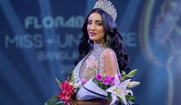 Qulning tanasida markalashning BDSM videosi